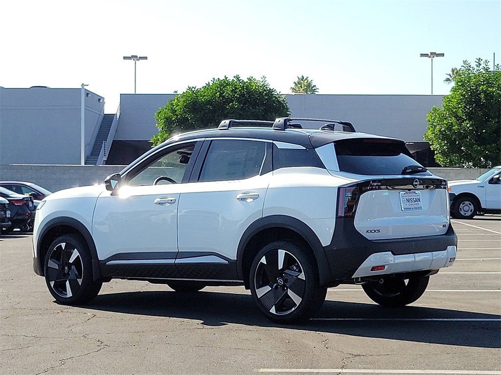 New 2026 Nissan Kicks SR image 2