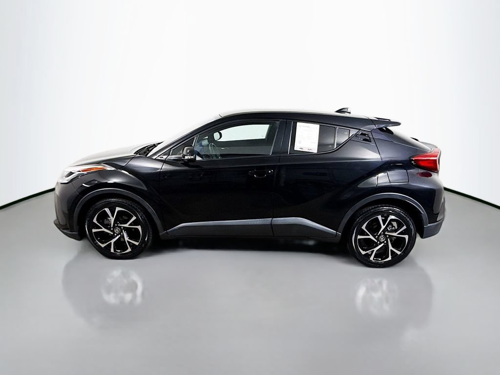 Used 2021 Toyota C-HR XLE FWD image 4