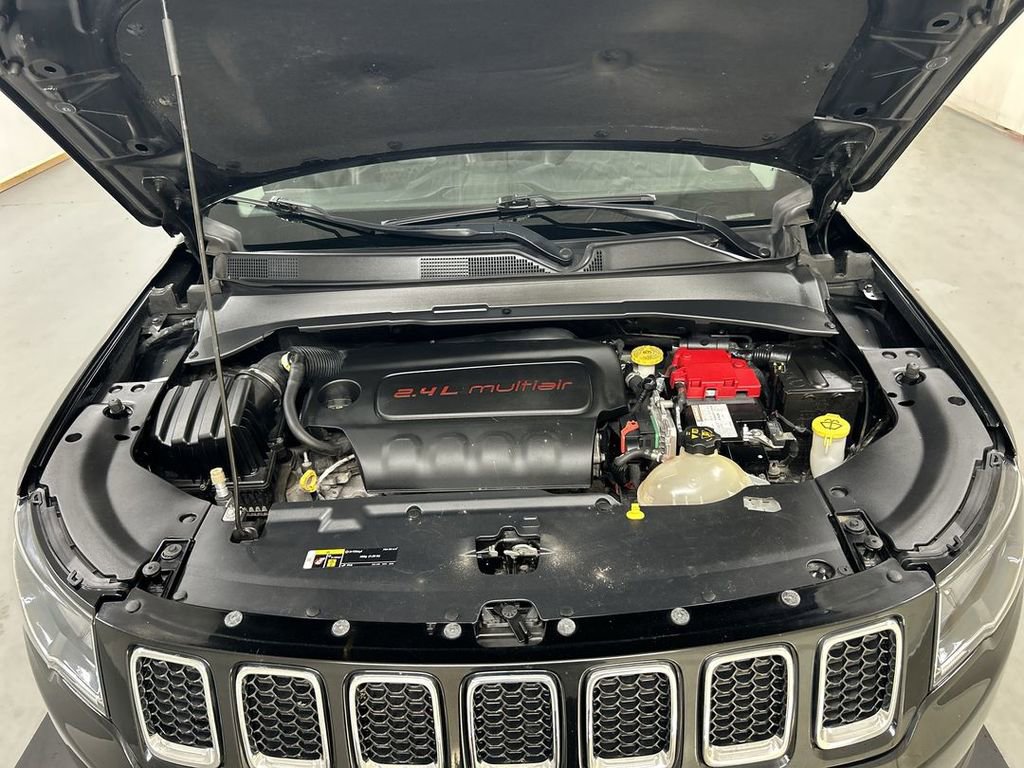 Used 2020 Jeep Compass Latitude w/ Popular Equipment Group AWD/4WD image 23
