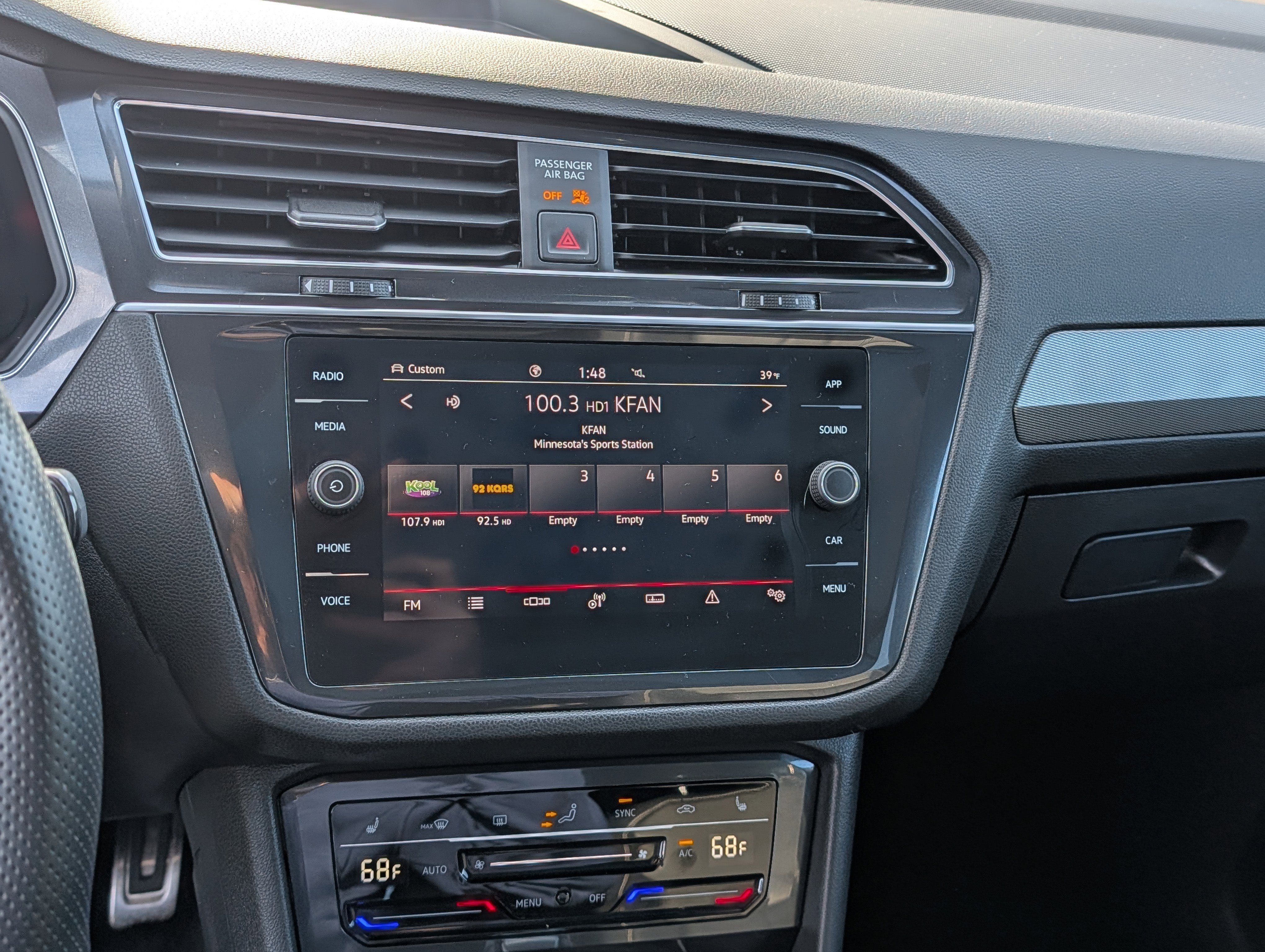 Used 2022 Volkswagen Tiguan SE R-Line image 22