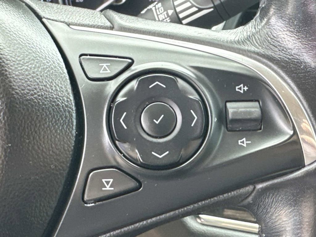 Used 2018 Buick Enclave Essence FWD image 24