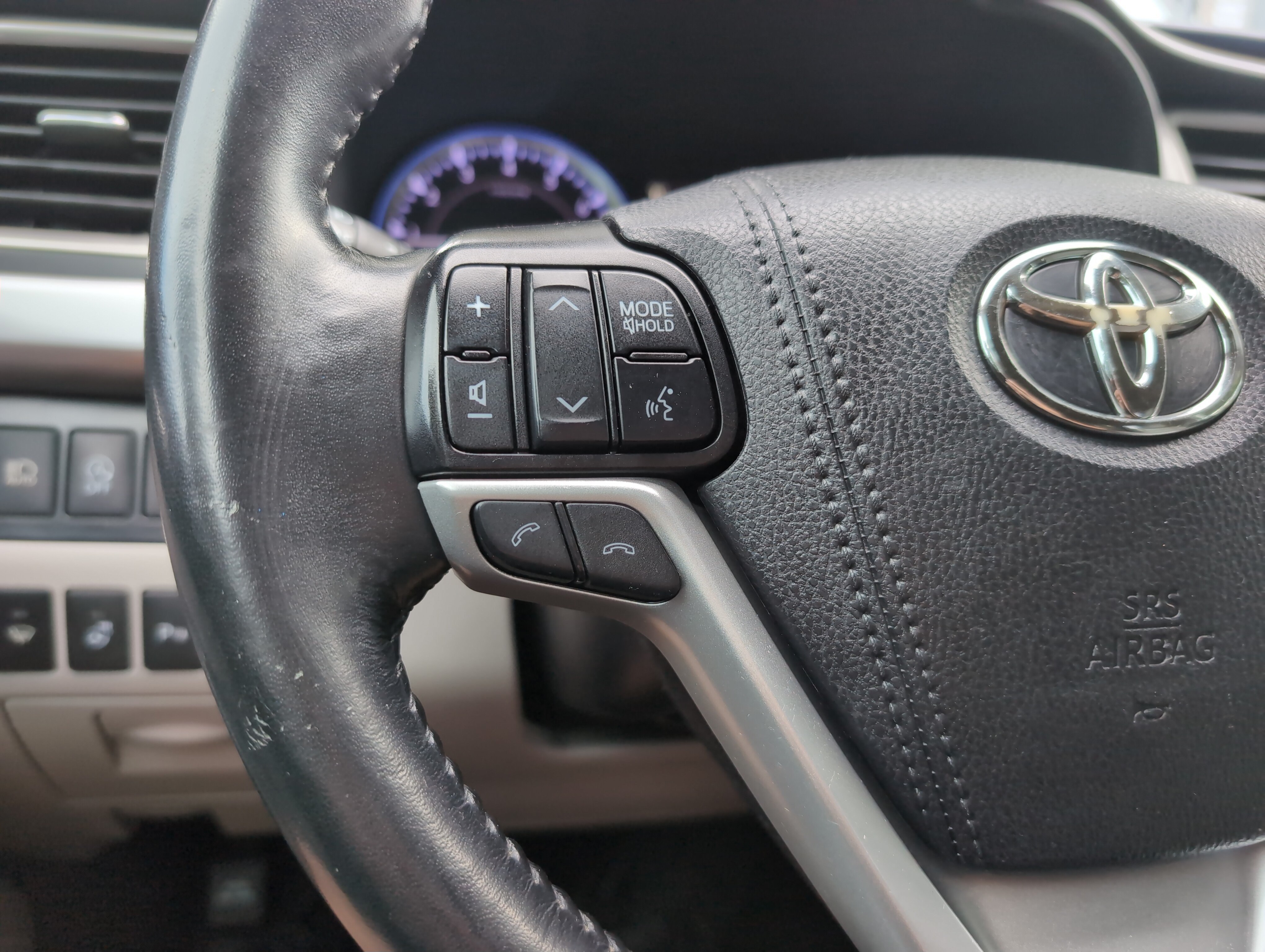 Used 2019 Toyota Highlander Limited Platinum FWD image 19