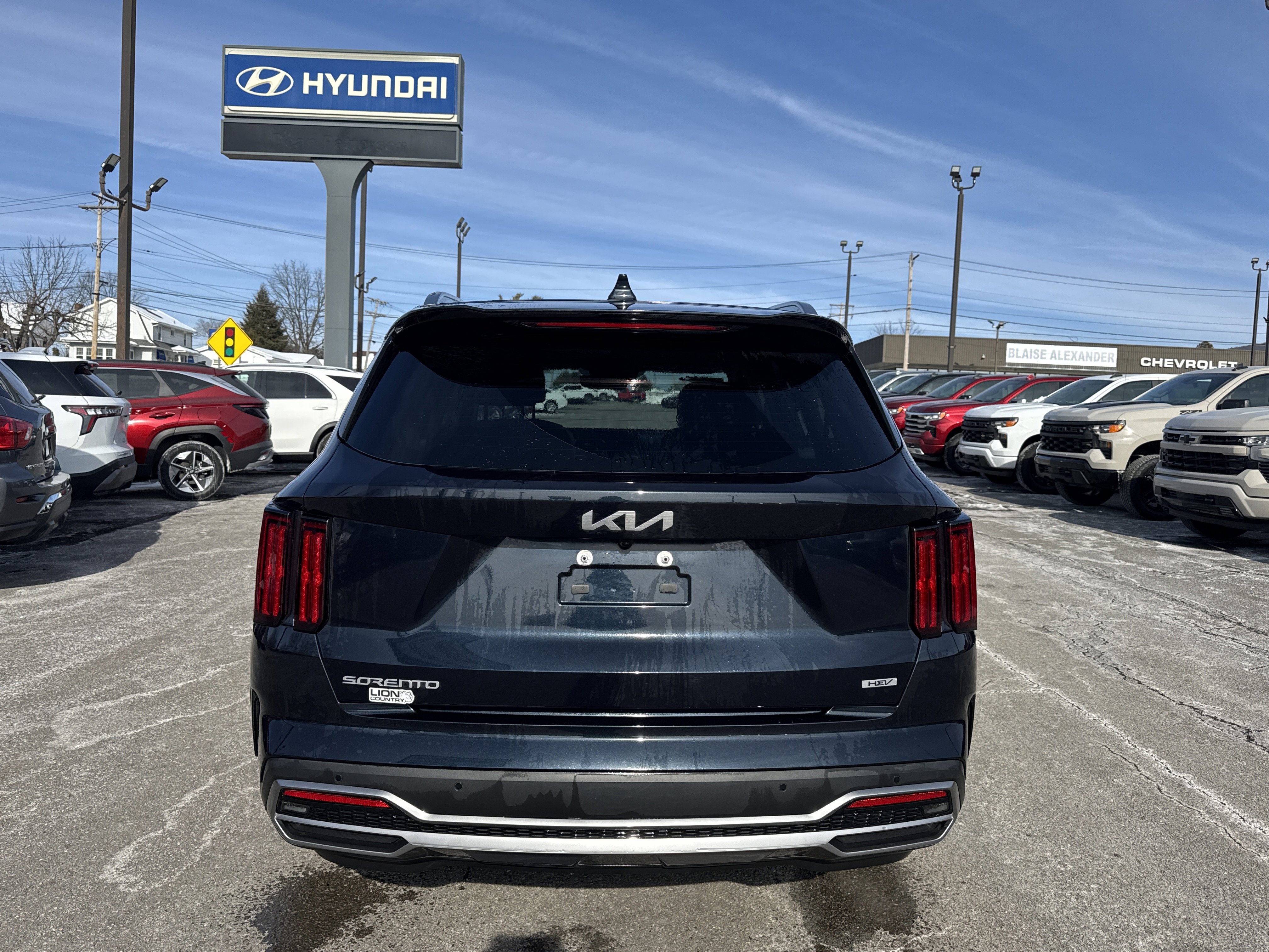 Used 2023 Kia Sorento SX Prestige w/ Panoramic Sunroof Package image 4