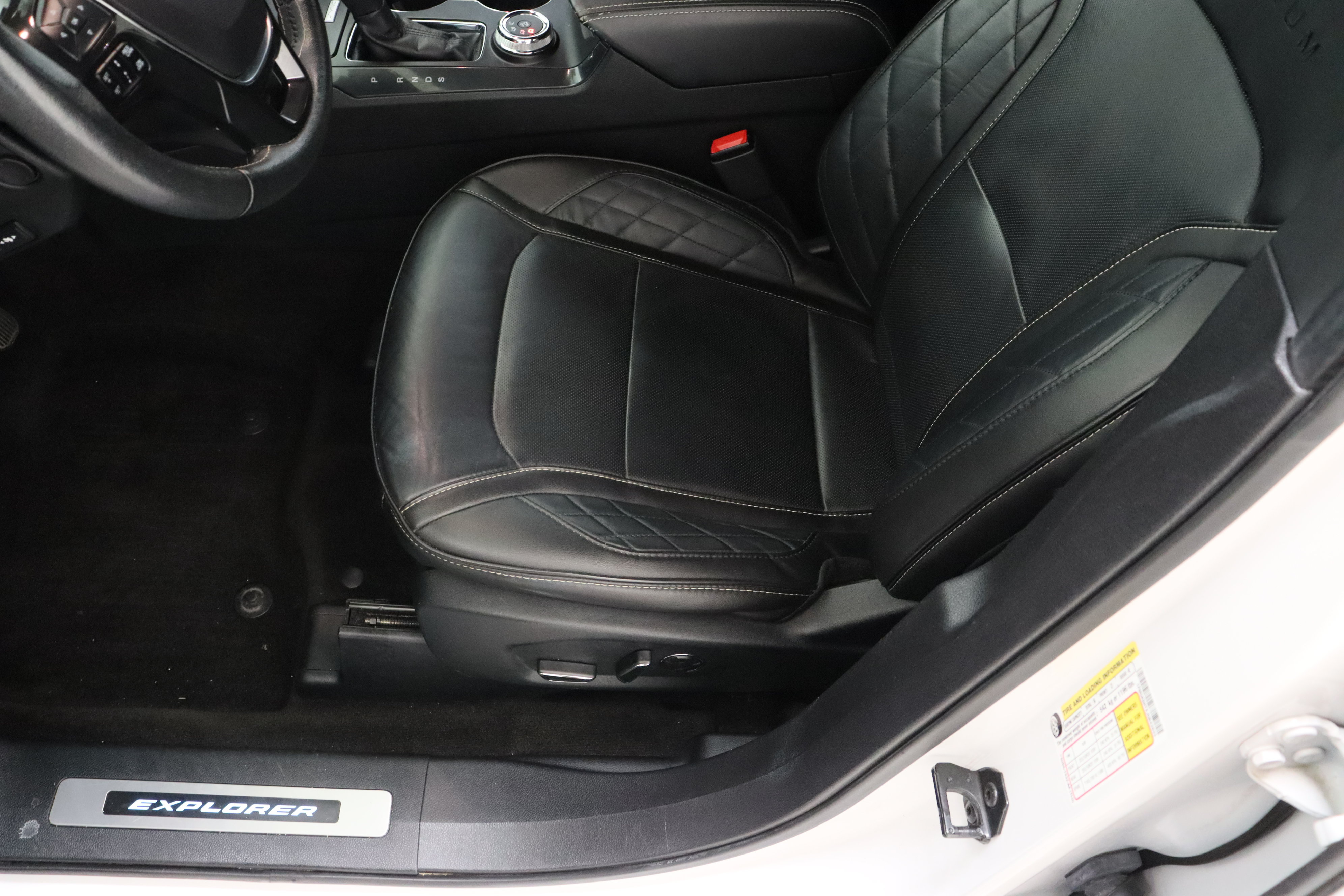 Used 2018 Ford Explorer Platinum AWD/4WD image 15