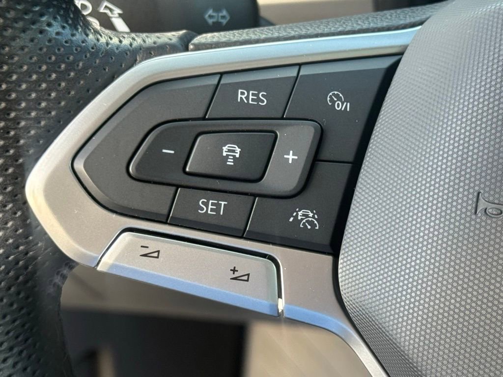 Used 2022 Volkswagen Atlas SEL Premium image 20