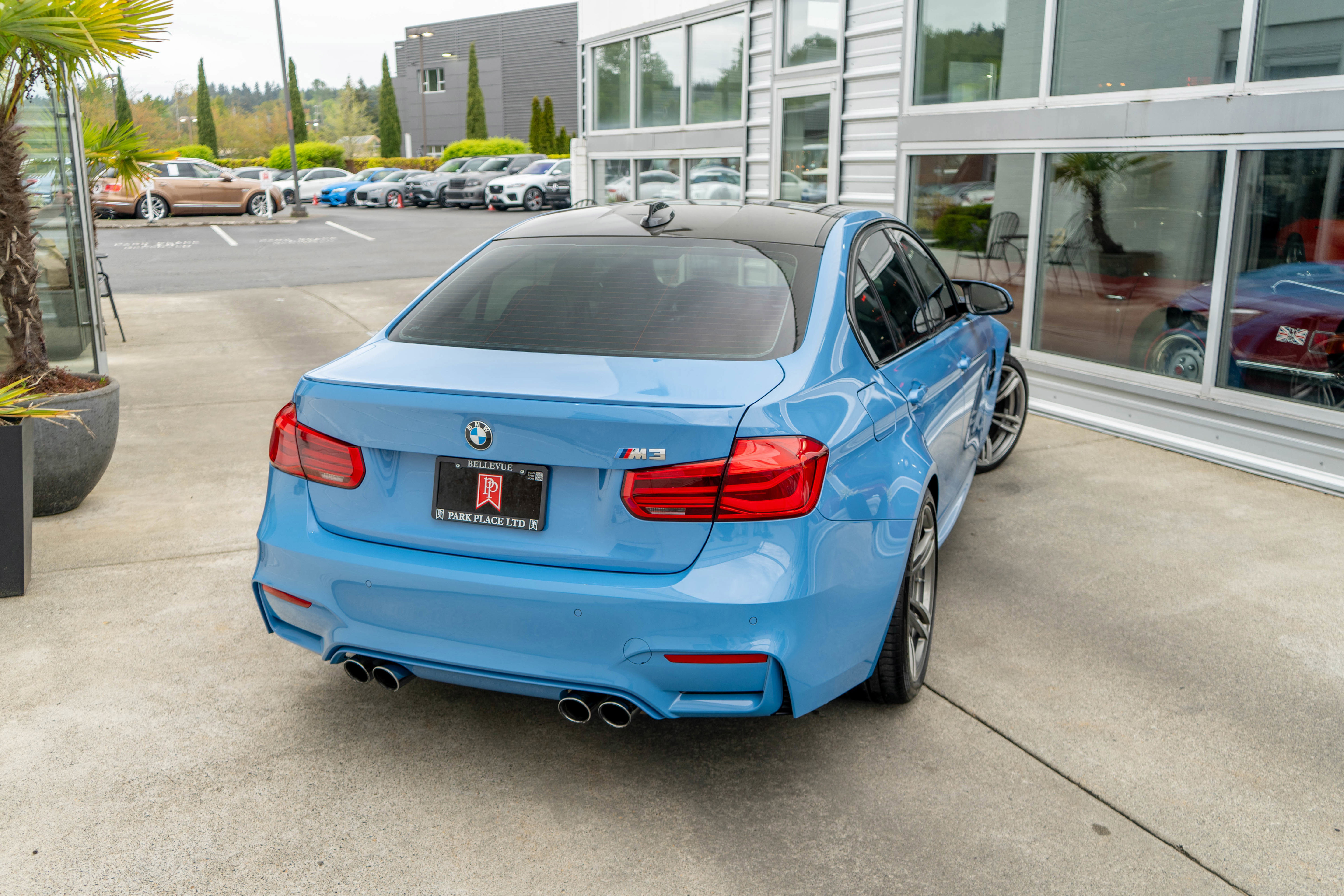 Used 2017 BMW M3 RWD image 6