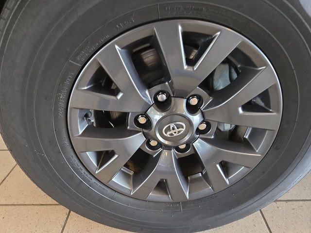 Used 2022 Toyota Tacoma SR5 w/ Technology Package RWD image 10