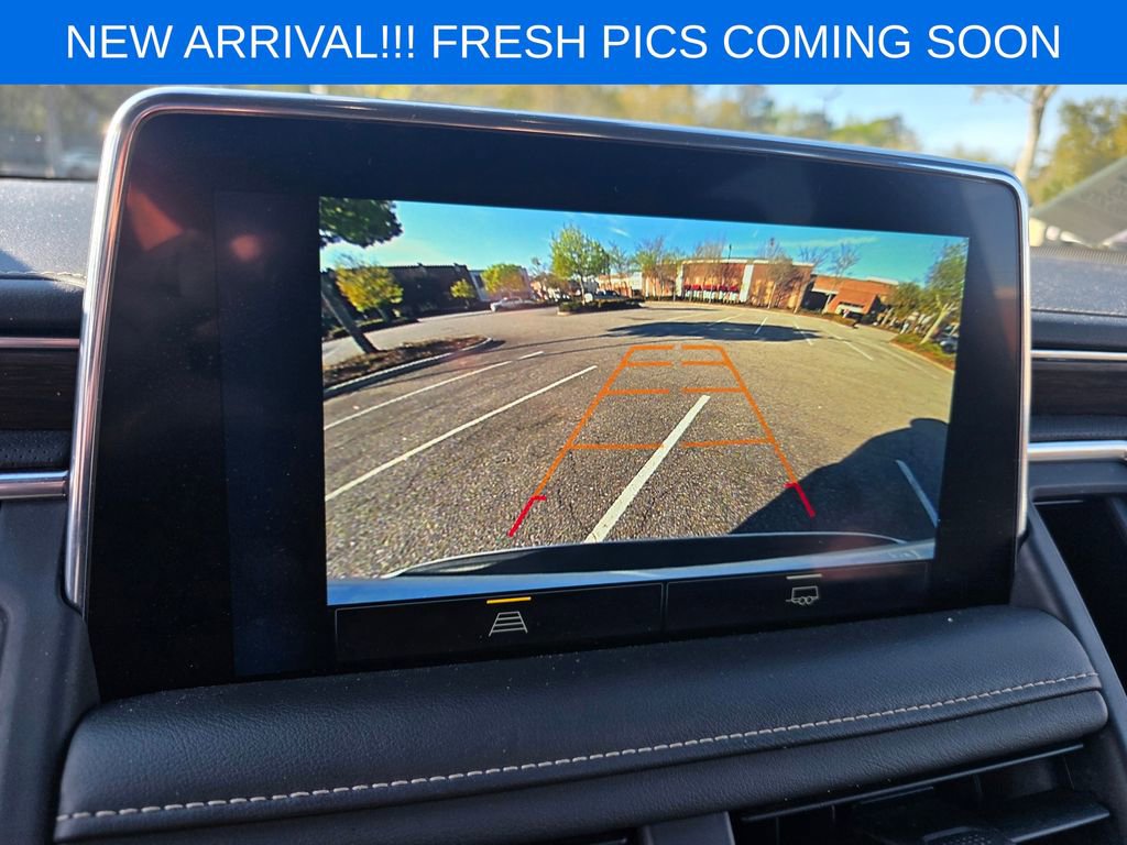 Used 2023 Chevrolet Suburban Premier image 11