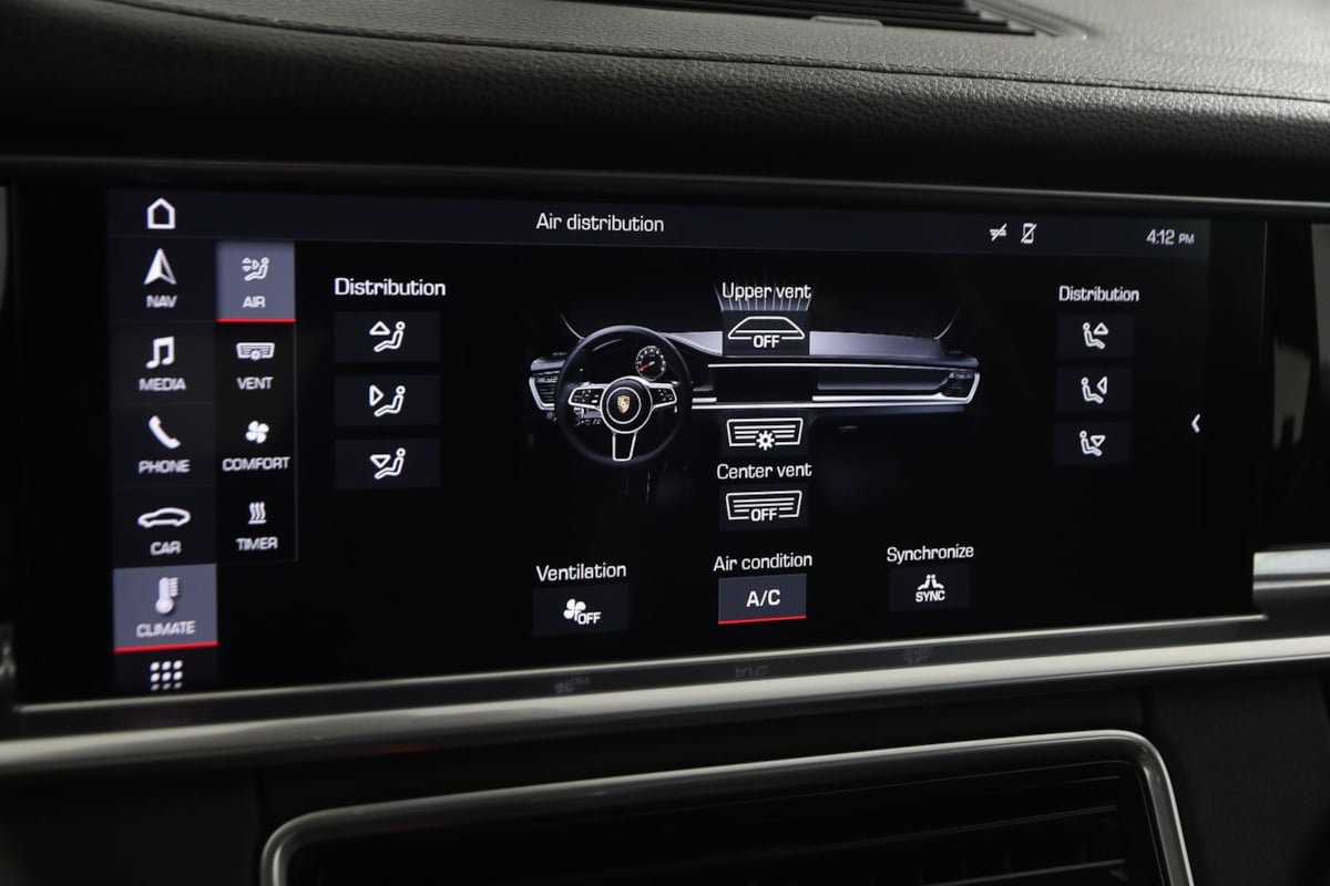 Used 2018 Porsche Panamera 4 AWD/4WD image 43