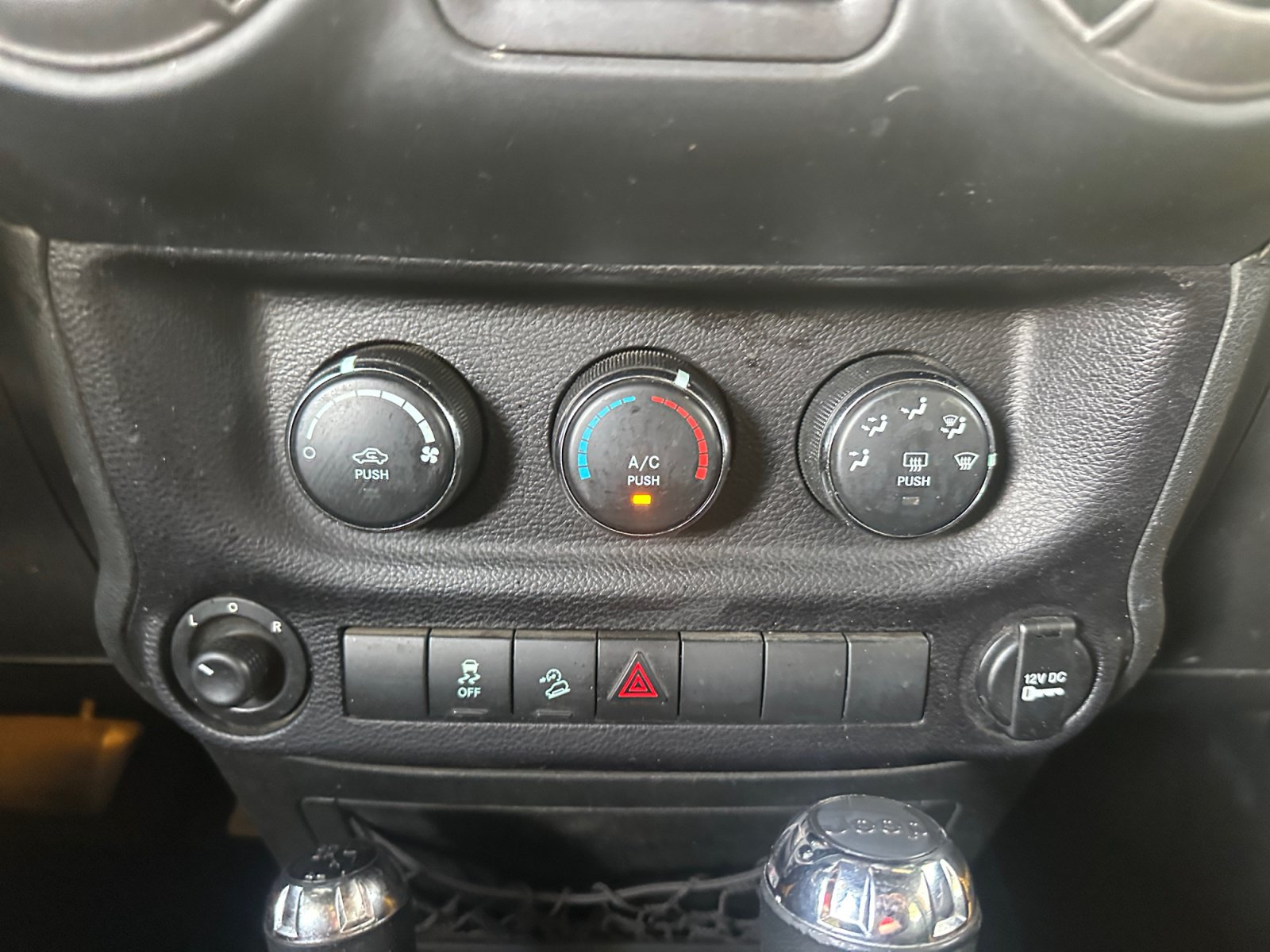 Used 2015 Jeep Wrangler Unlimited Sport w/ Quick Order Package 24S AWD/4WD image 21