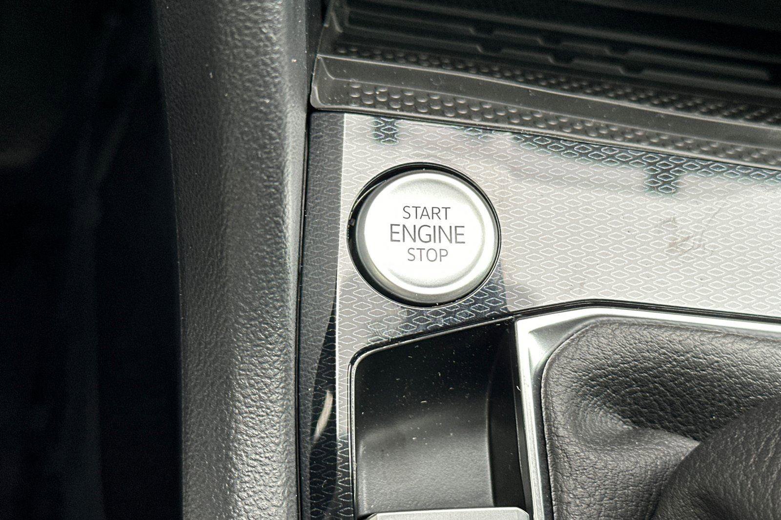 New 2026 Volkswagen Taos SE AWD/4WD image 21