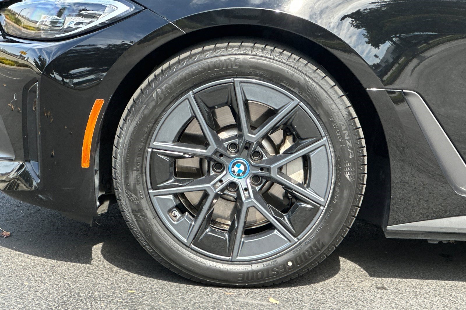 Certified 2024 BMW i4 eDrive35 w/ Premium Package RWD image 37