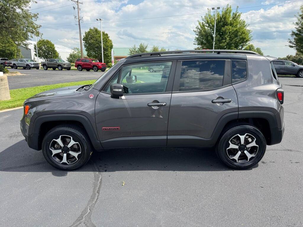Used 2021 Jeep Renegade Trailhawk w/ Sun & Sound Group AWD/4WD image 2