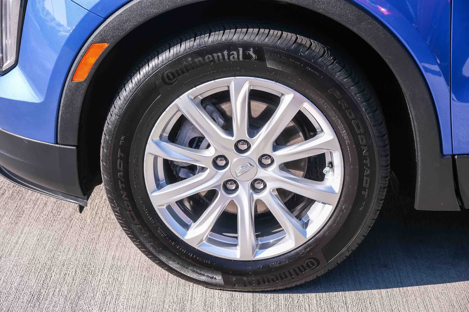 Used 2023 Cadillac XT4 Luxury w/ Driver Awareness Package FWD image 10