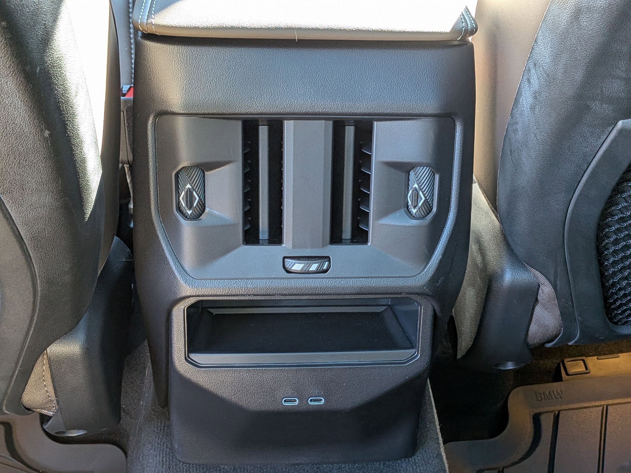 Used 2025 BMW X3 xDrive30i w/ Convenience Package image 29