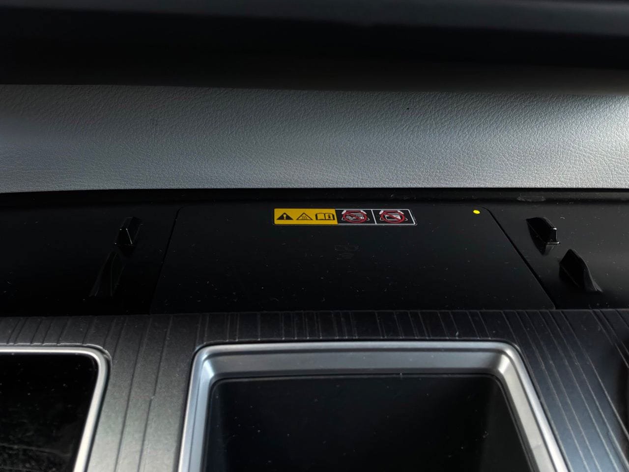 Used 2025 Toyota Sienna XLE FWD image 31
