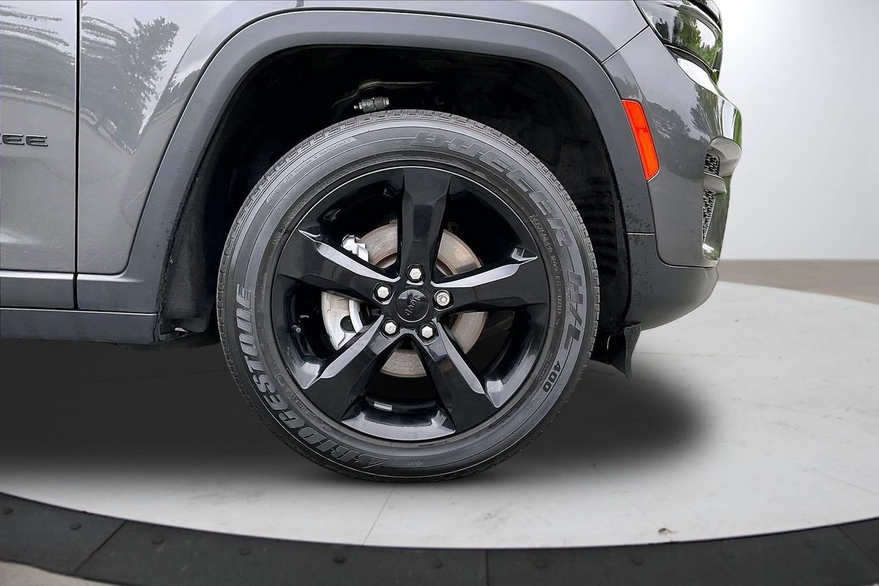 Certified 2023 Jeep Grand Cherokee Altitude AWD/4WD image 34