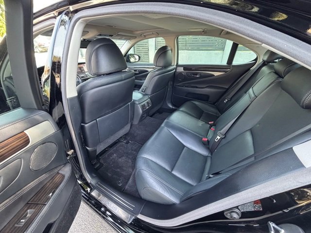 Used 2017 Lexus LS 460 w/ Comfort Package image 38