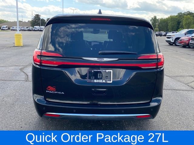 Used 2024 Chrysler Pacifica Touring-L image 5
