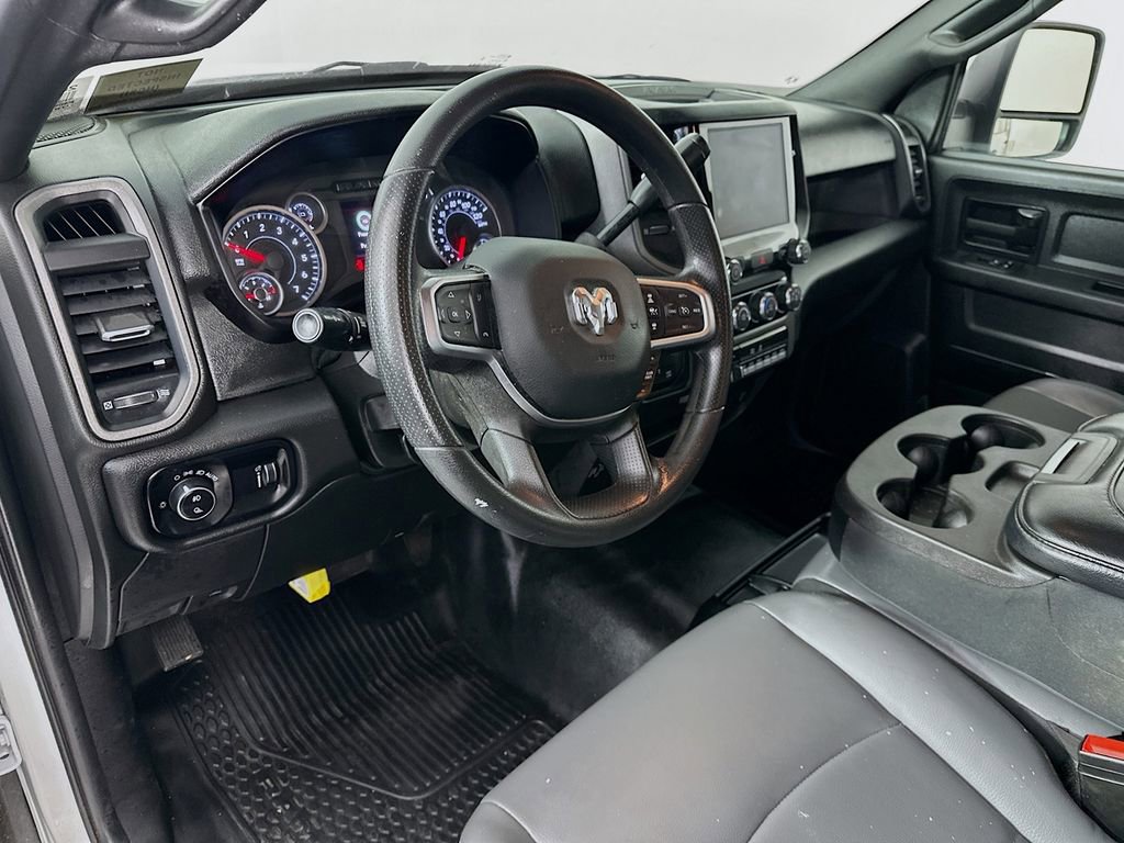 Used 2025 RAM 3500 Tradesman w/ Chrome Appearance Group AWD/4WD image 28