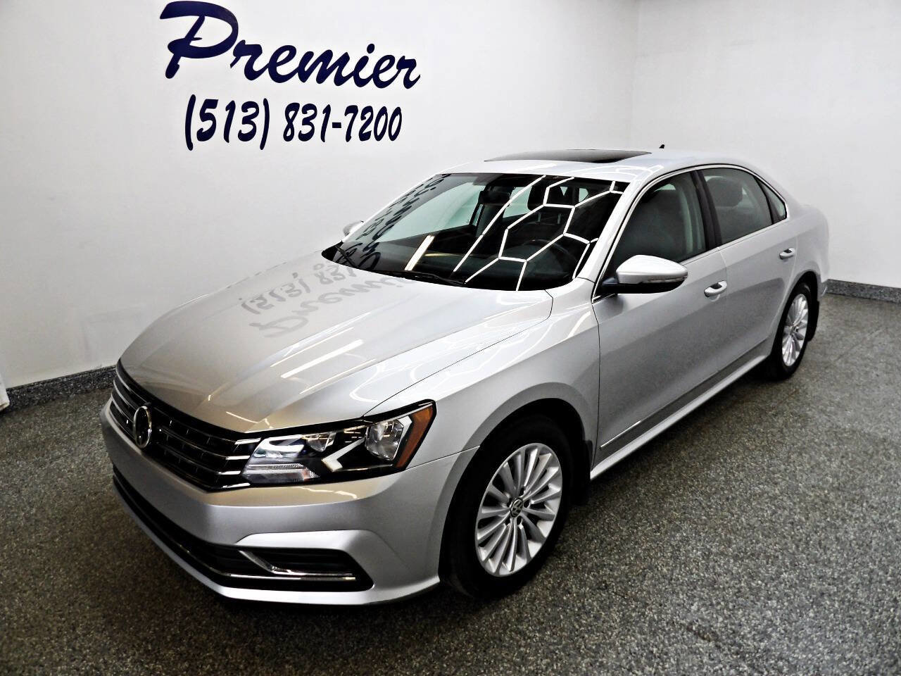 Used 2017 Volkswagen Passat 1.8T SE image 1