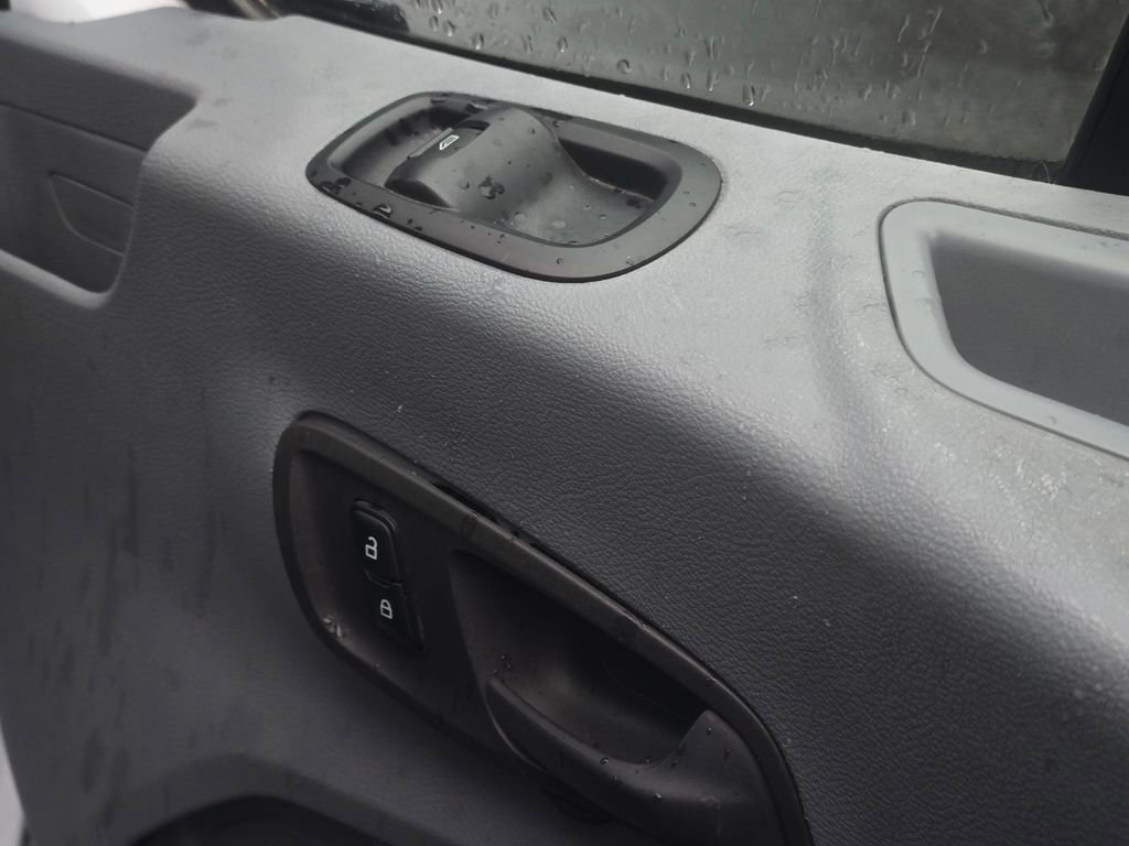 Used 2018 Ford Transit 250 138 image 19