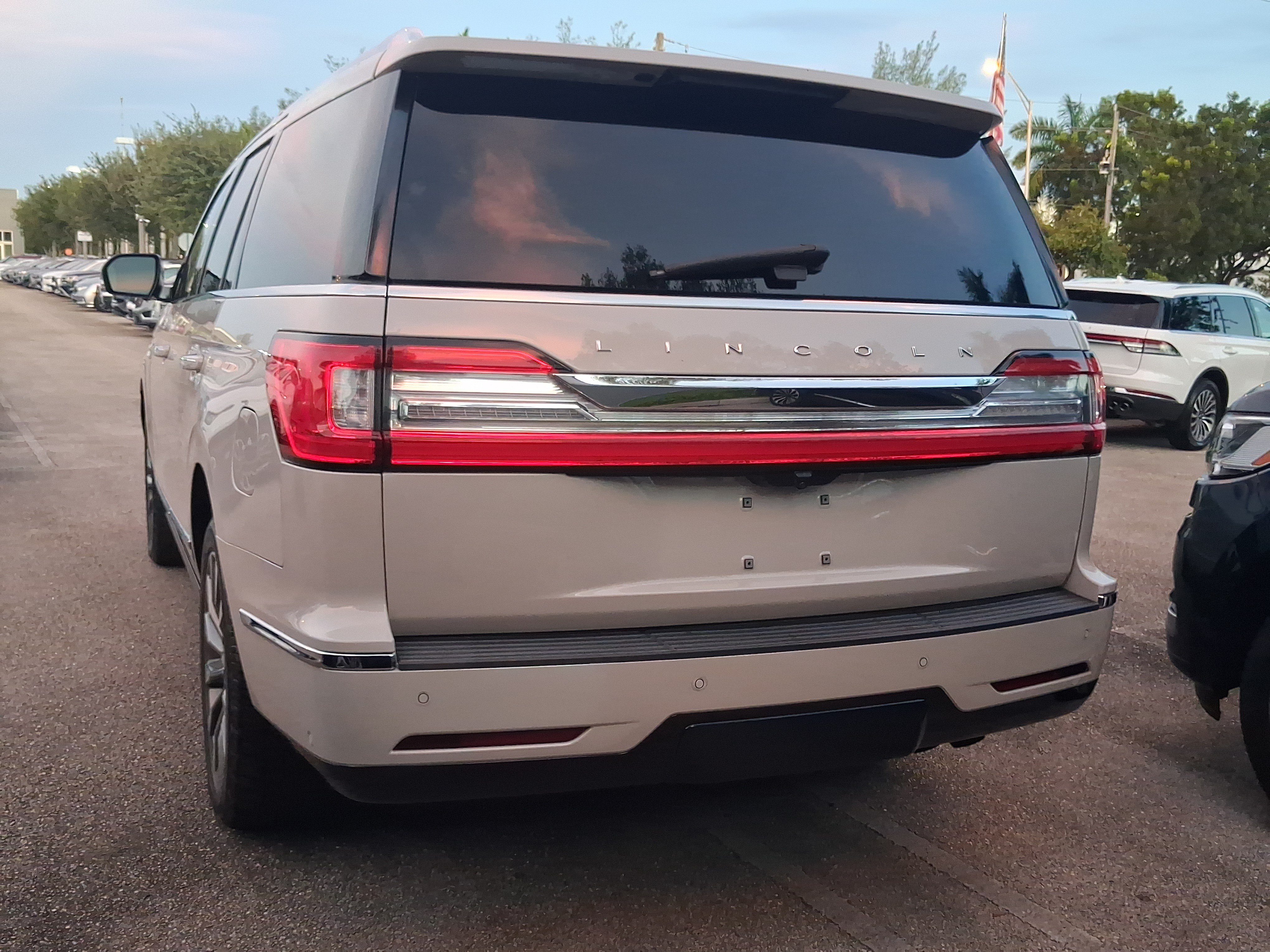 Certified 2021 Lincoln Navigator Reserve RWD image 3