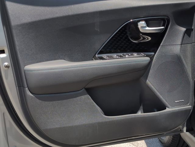 Used 2022 Kia Niro EX Premium FWD image 15