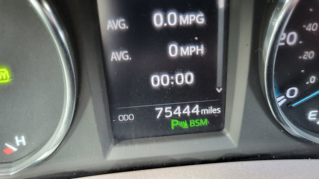 Used 2017 Toyota RAV4 XLE image 28