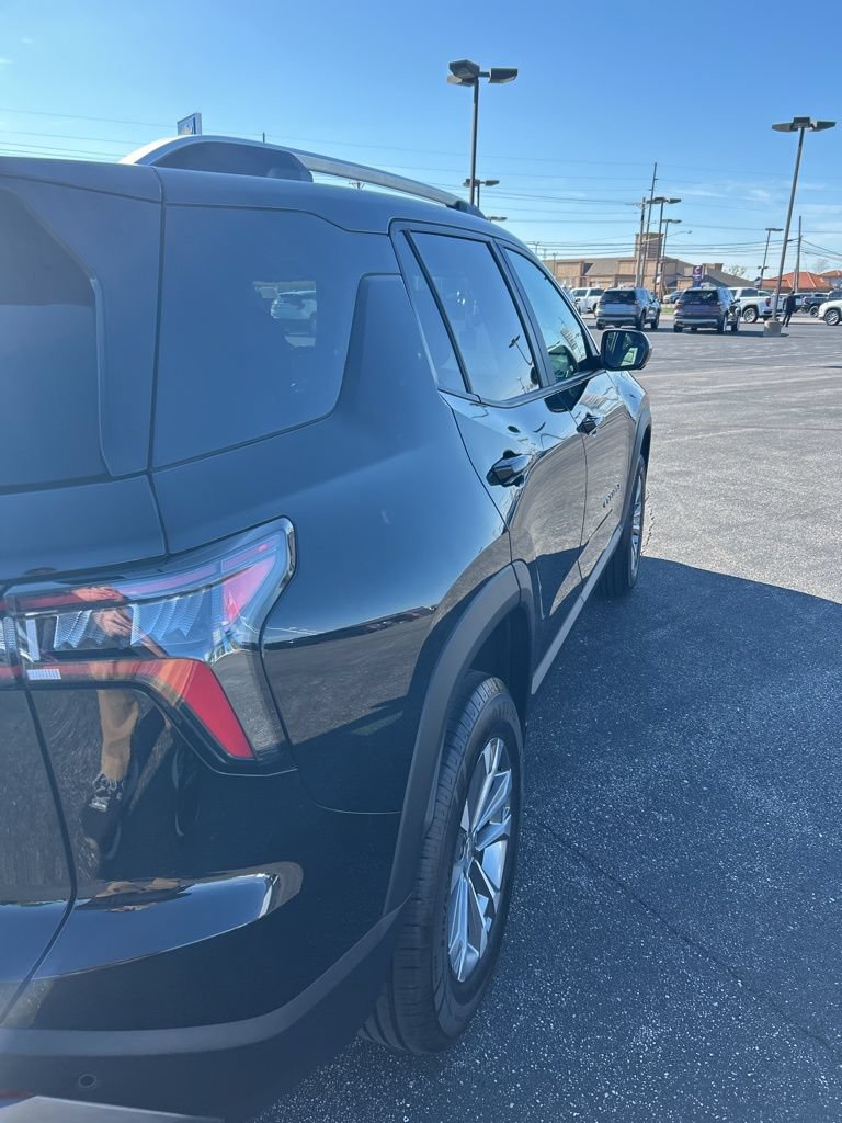 Used 2025 Chevrolet Equinox LT w/ Convenience Package II FWD image 19