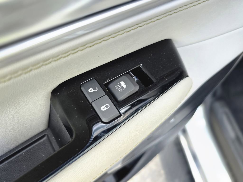 Used 2024 Jeep Wagoneer 2WD image 17