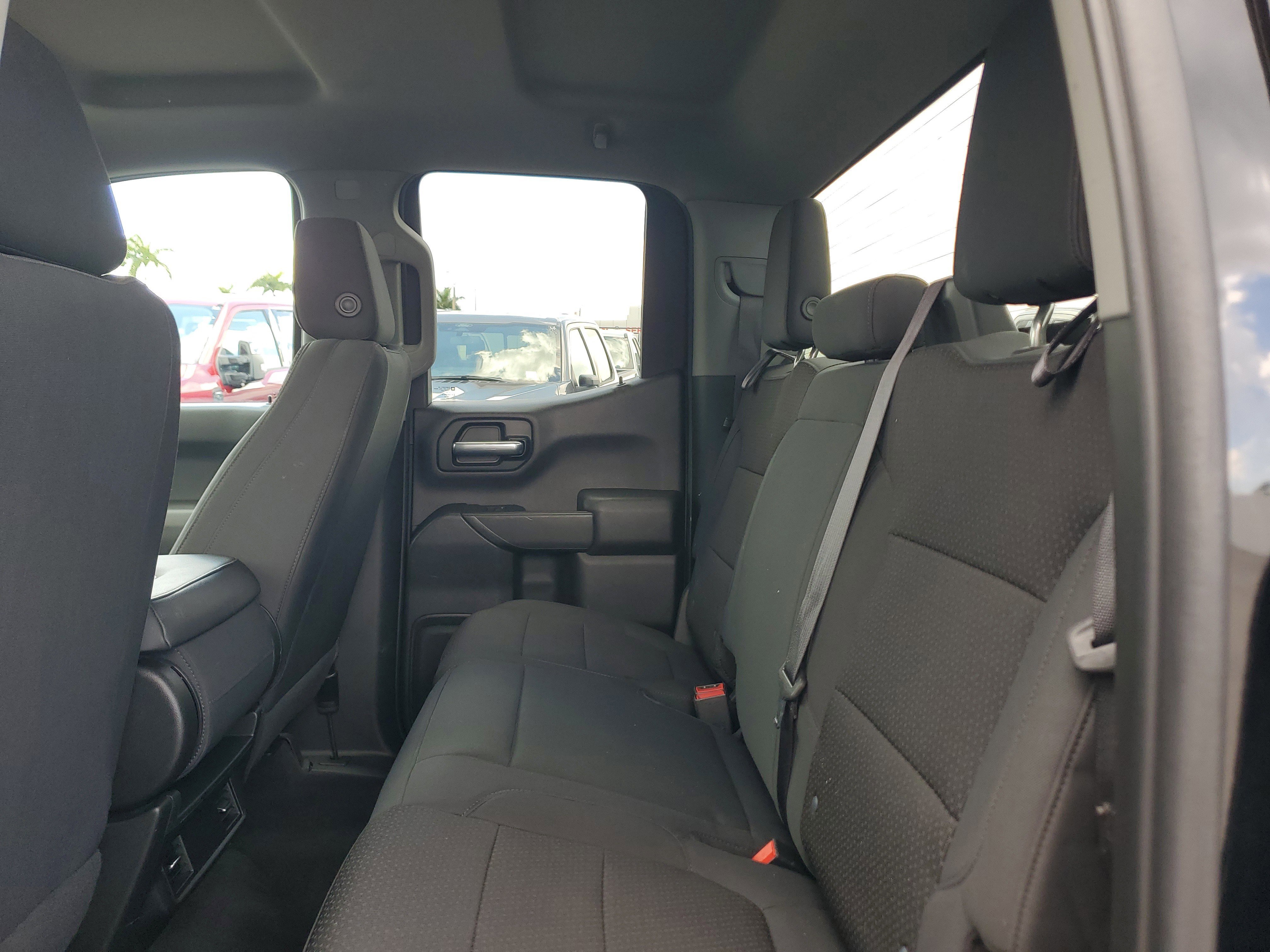 Used 2020 Chevrolet Silverado 1500 Custom w/ Custom Value Package RWD image 12