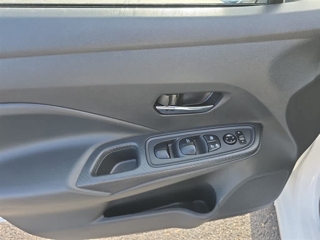 Used 2024 Nissan Versa SV FWD image 17