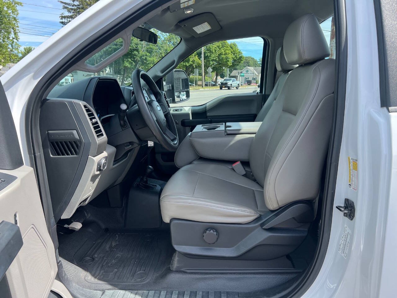 Used 2017 Ford F350 XL AWD/4WD image 9