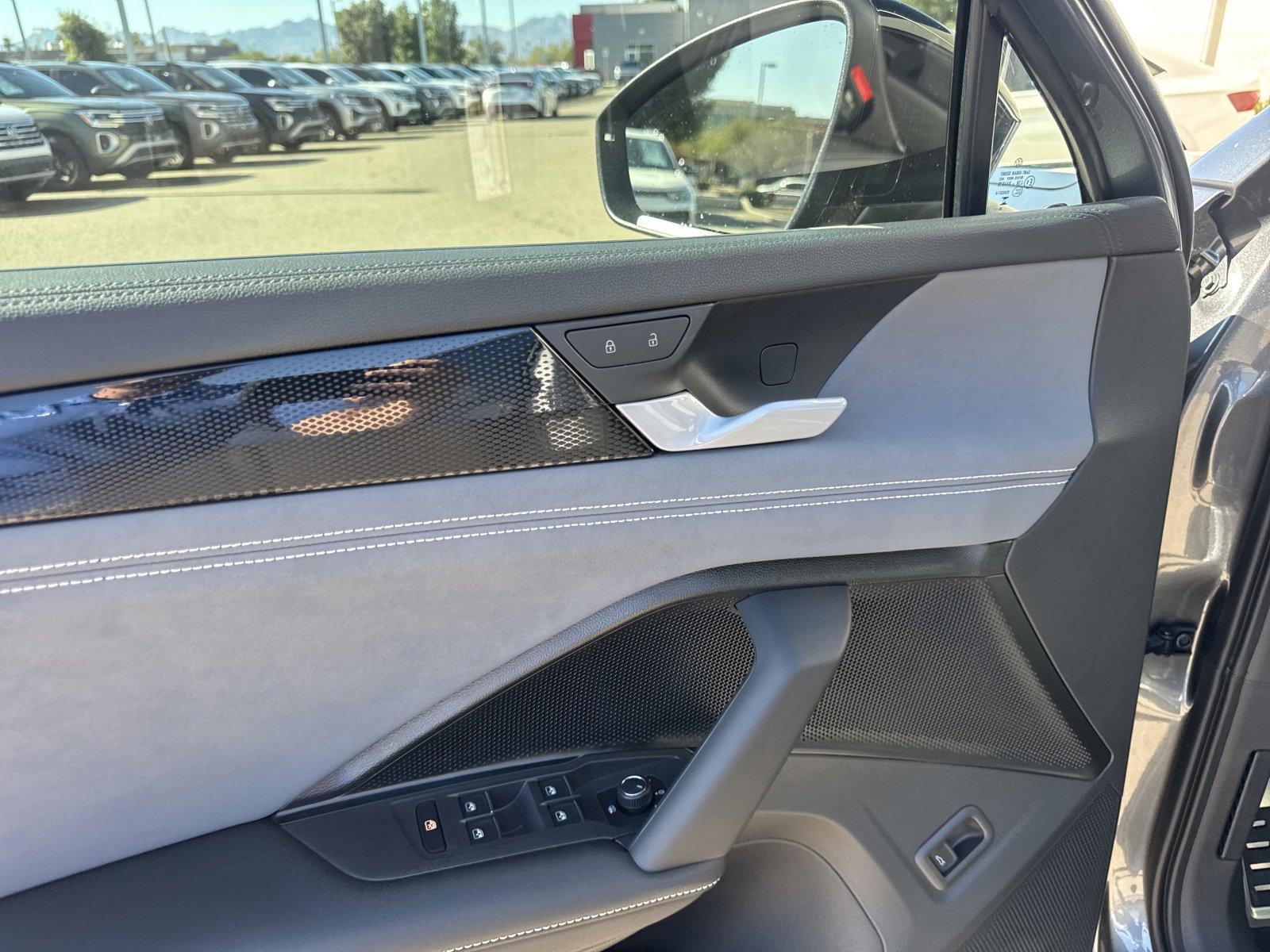 New 2026 Volkswagen Tiguan SE R-Line image 13