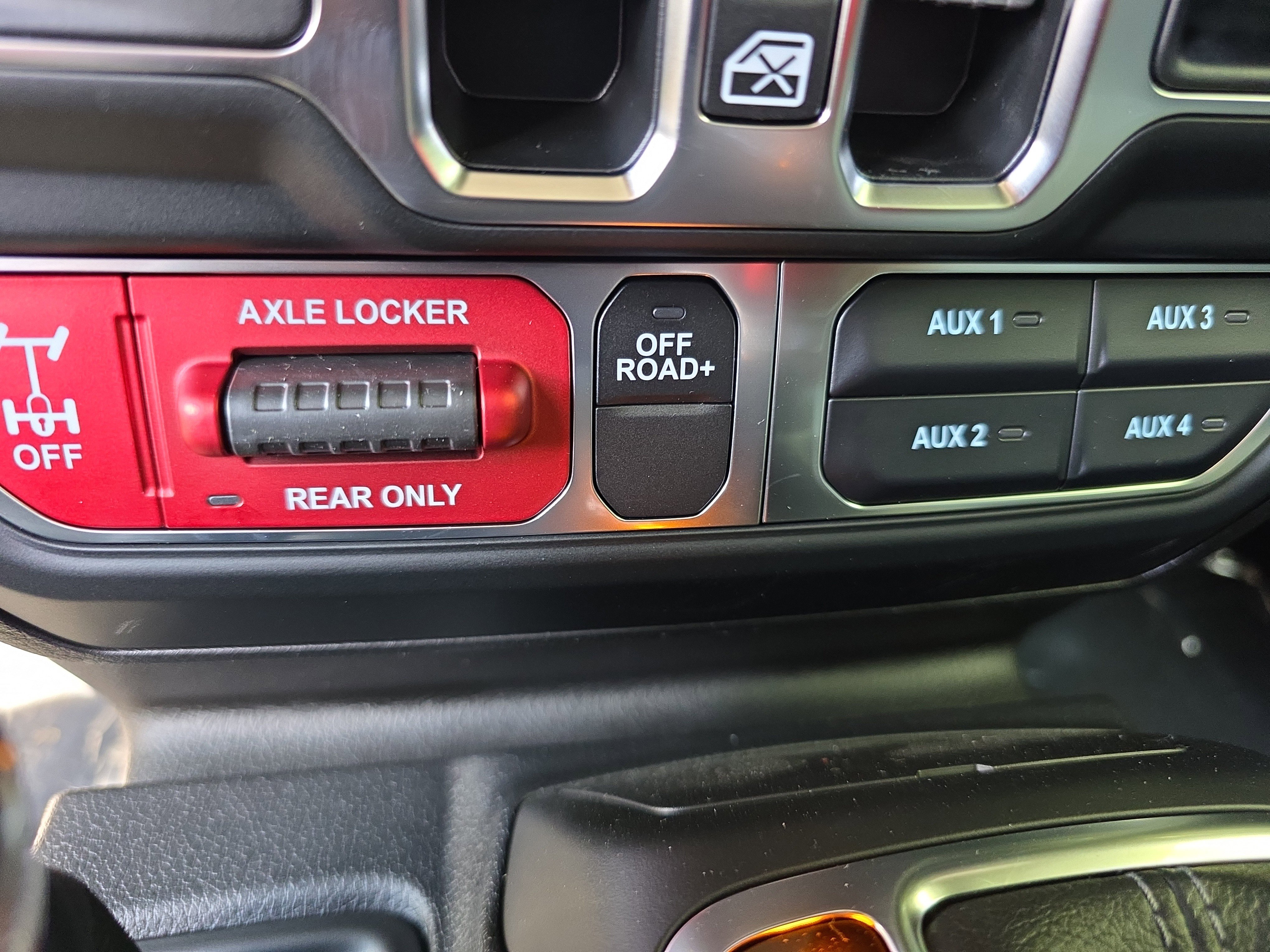 New 2025 Jeep Gladiator Mojave image 8