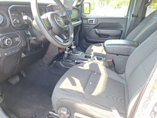 Used 2024 Jeep Wrangler Unlimited Rubicon 4xe AWD/4WD image 12
