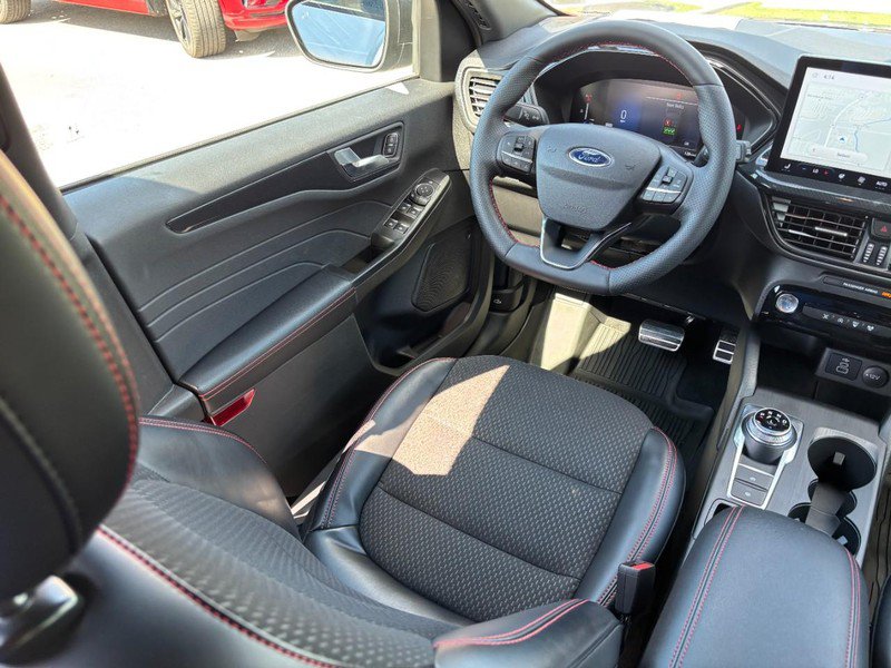 Used 2024 Ford Escape ST-Line w/ Tech Pack #1 AWD/4WD image 12