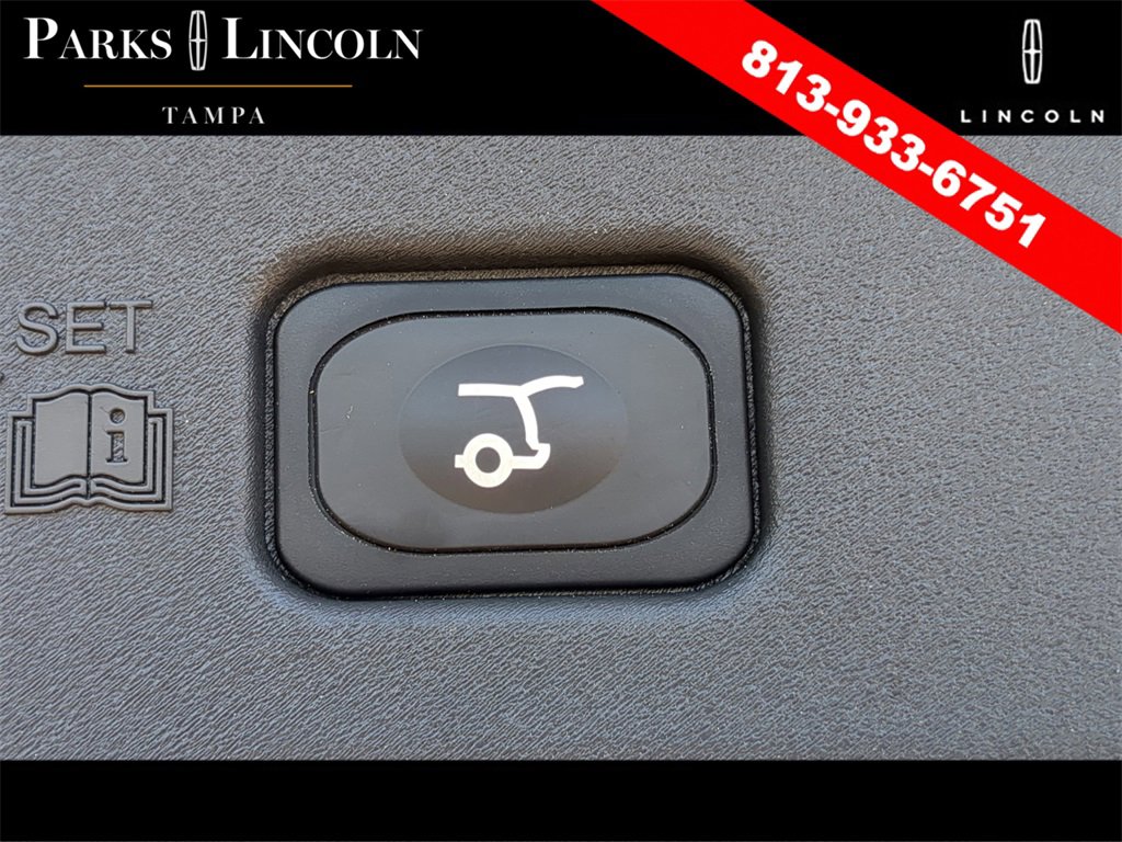 Used 2024 Lincoln Nautilus Premier w/ Jet Appearance Package image 9