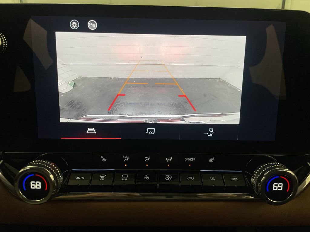 Used 2024 GMC Canyon AT4 w/ Canyon Safety Plus Package AWD/4WD image 9