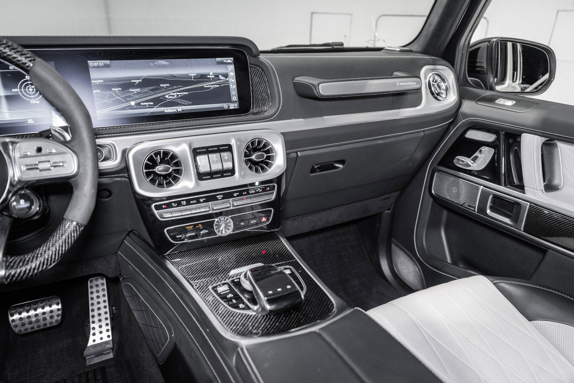 Used 2023 Mercedes-Benz G 63 AMG 4MATIC image 32