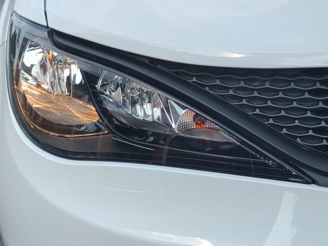 New 2027 Chrysler Pacifica LX FWD image 10