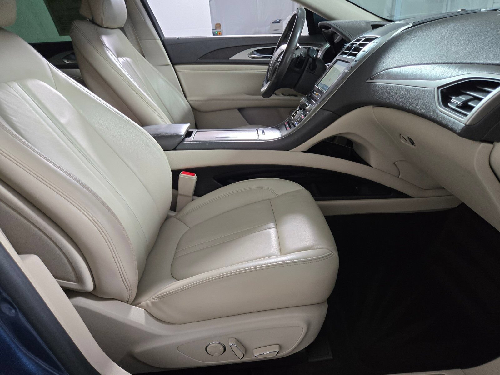 Certified 2019 Lincoln MKZ Reserve w/ Reserve Plus Package FWD image 16