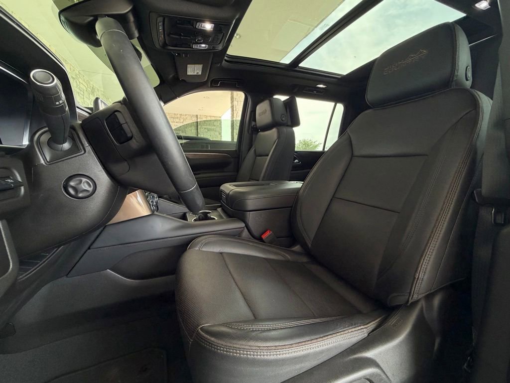 Used 2024 Chevrolet Suburban High Country AWD/4WD image 6