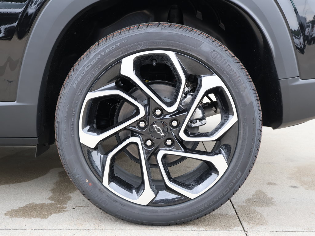 New 2026 Chevrolet Trax RS w/ Sunroof Package FWD image 38