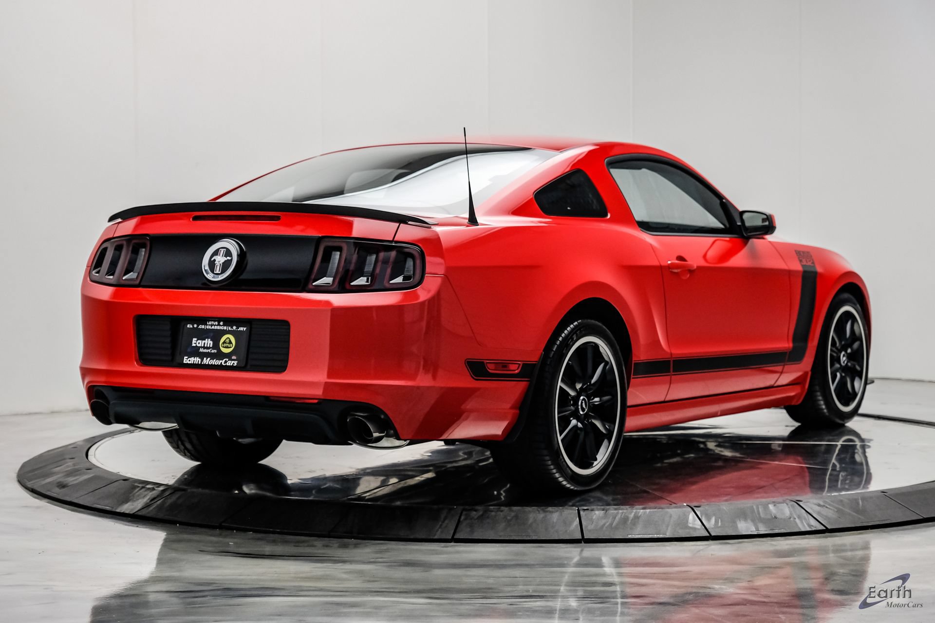 Used 2013 Ford Mustang Boss 302 w/ Boss 302 Accessory Pkg RWD image 16
