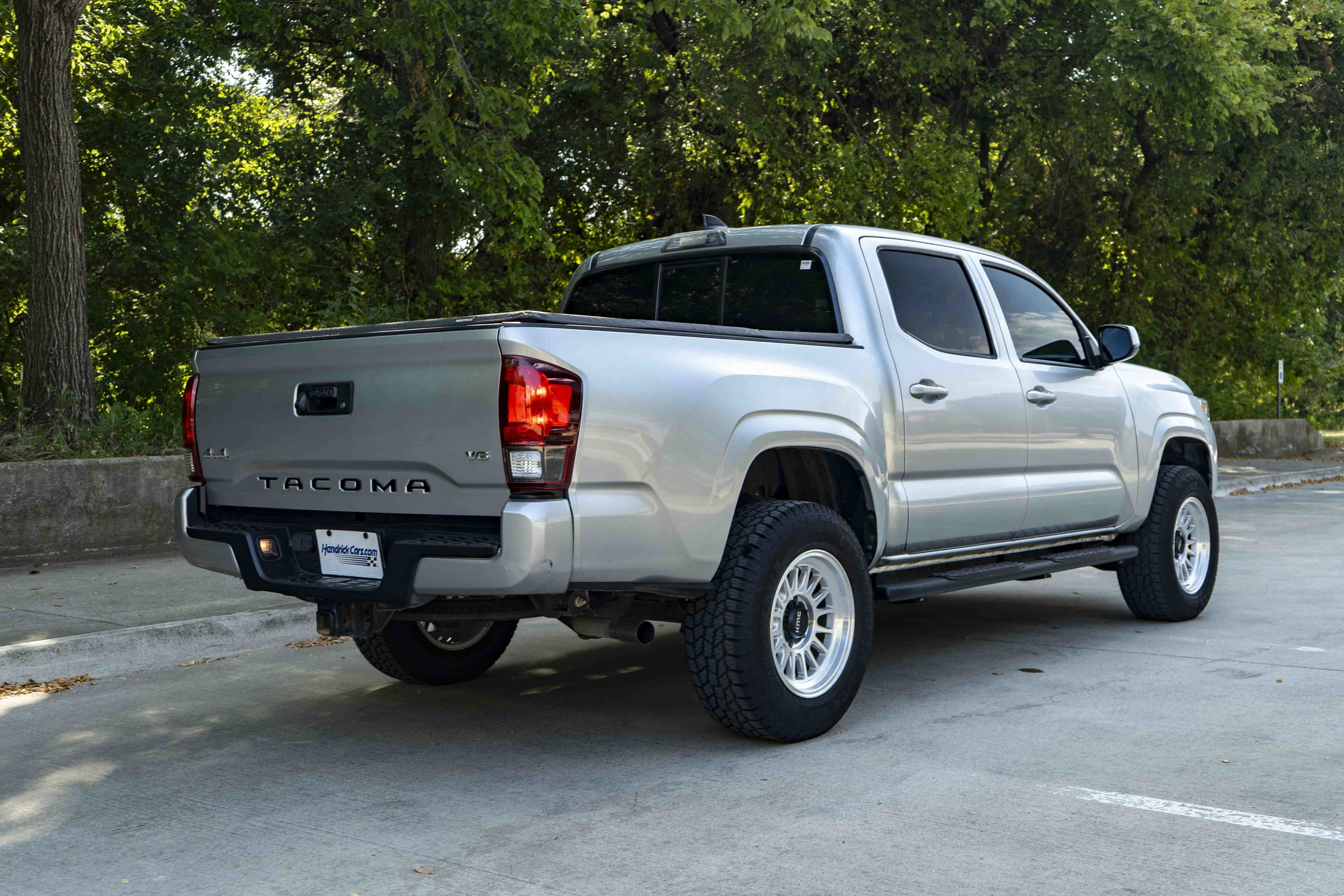 Used 2023 Toyota Tacoma SR AWD/4WD image 9