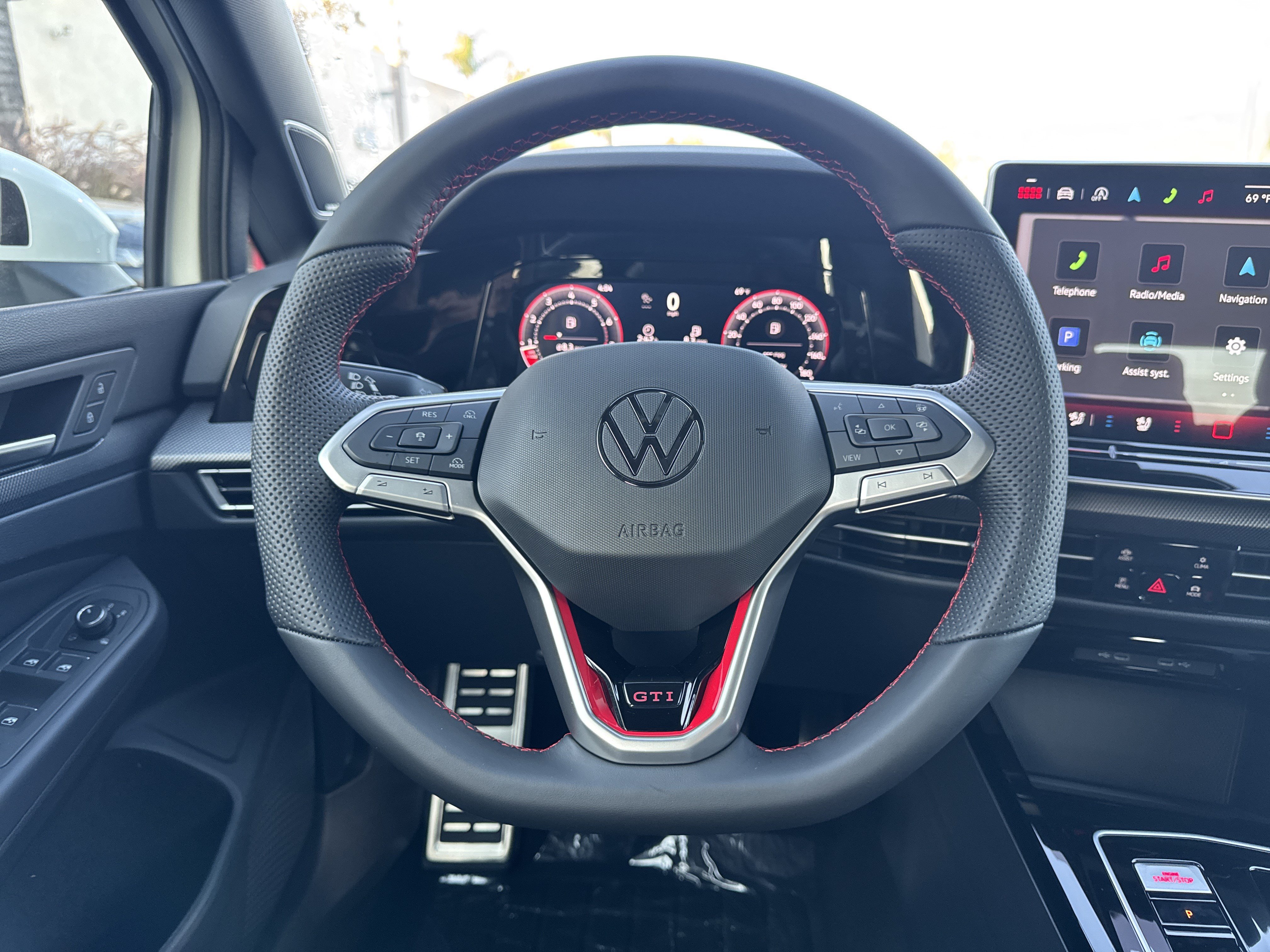 New 2026 Volkswagen GTI SE FWD image 18
