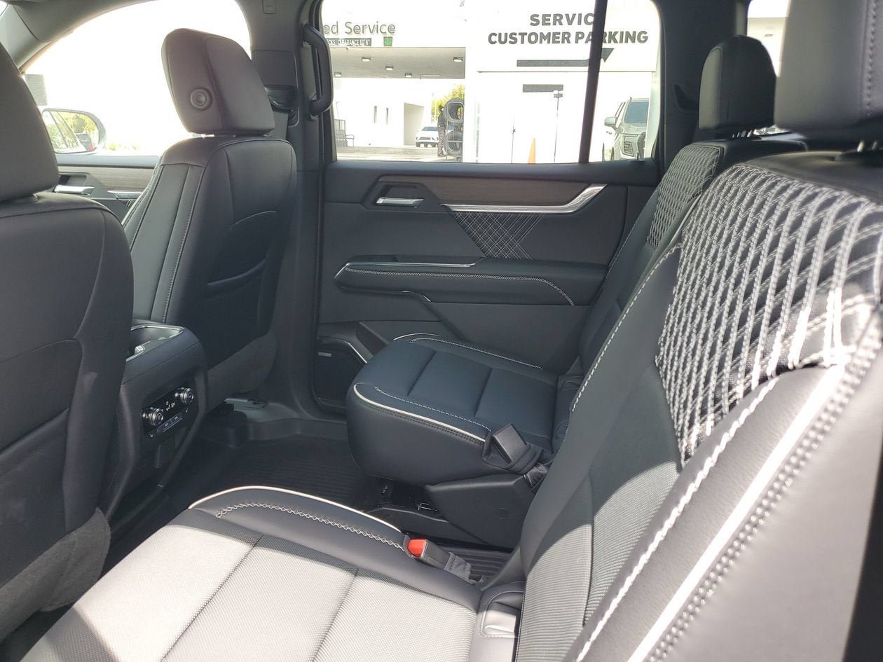 New 2026 GMC Acadia Denali w/ Super Cruise Package FWD image 11