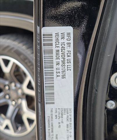 Used 2024 Jeep Wagoneer Series III AWD/4WD image 24